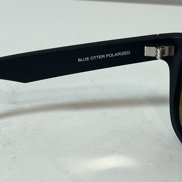 New Blue Otter Cumberland Made in Italy Black Reflective Polarized Sunglasses - Picture 12 of 12